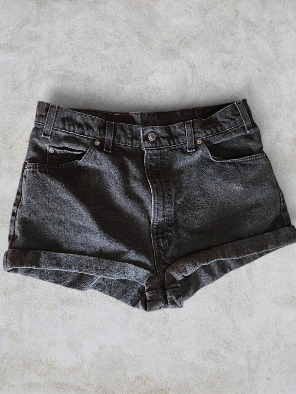 Vintage 80s/90s Levi's 550 Orange Tab High-Waisted Denim Shorts - Size 33" 🔥